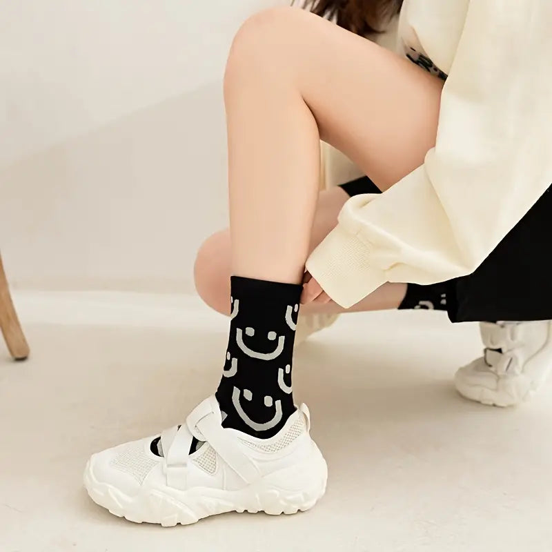 5 Pairs Smiling Face Print Socks